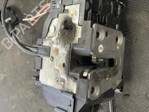 Used Rear left lock RENAULT CLIO III (BR0/1, CR0/1) 1.5 dCi (BR17, CR17) (86 hp) 26427929