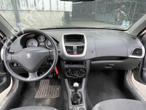 Caixa de fusíveis Caixa de fusíveis PEUGEOT 206+ (2L_, 2M_) 1.4 i (73 hp) 36653561 36653561