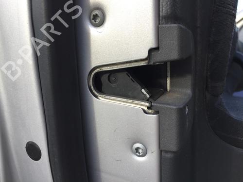 Rear left lock MERCEDES-BENZ C-CLASS (W203) C 220 CDI (203.006) | BP30316745C100