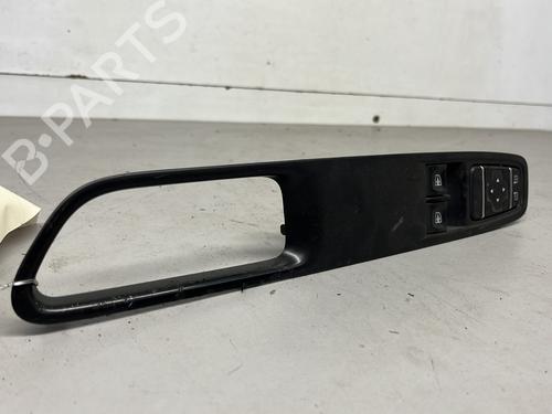 Used Left front window switch RENAULT CLIO IV (BH_) 1.2 16V (73 hp) 27612724
