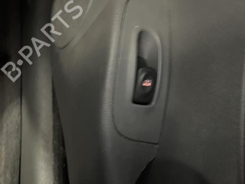 Used Right front window switch RENAULT MEGANE I (BA0/1_) 1.6 16V (BA04, BA0B, BA11, BA1J, BA16, BA19, BA1K, BA1V,... (107 hp) 31017482