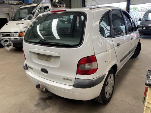 Lampa przednia prawa RENAULT SCÉNIC I MPV (JA0/1_, FA0_) 1.9 dCi (JA05, JA1F) | BP26422475C29