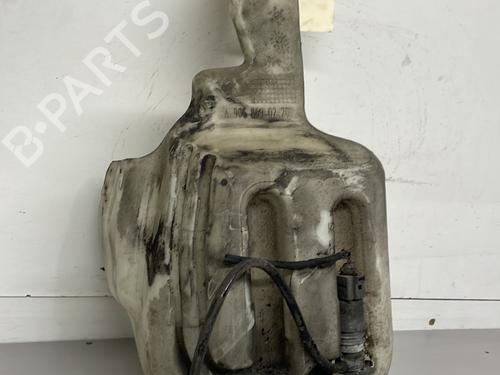 Used Windscreen washer tank VW CRAFTER 30-50 Van (2E_) 2.0 TDI (136 hp) 26414032