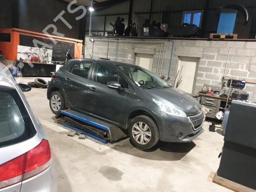 Front left lock PEUGEOT 208 I (CA_, CC_) 1.2 VTI 82 | BP26427560C98