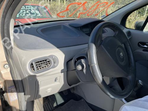 Instrumentbræt Instrumentbræt RENAULT MODUS / GRAND MODUS (F/JP0_) 1.4 (JP01, JP0J) (98 hp) 33474689 33474689