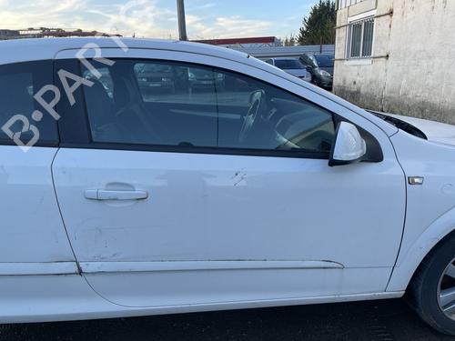 Dør højre fortil OPEL ASTRA H GTC (A04) 1.7 CDTI (L08) (125 hp) 32018425