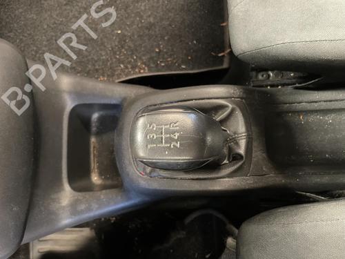 Used Gear lever Gear lever CITROËN C4 CACTUS 1.2 VTi 82 (82 hp) 27575884 27575884