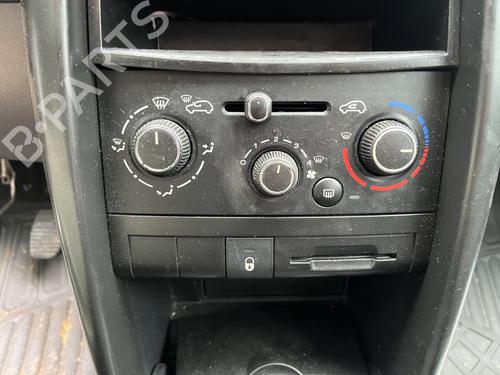 Used Climate control Climate control 39239093 39239093