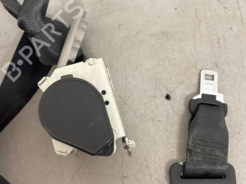 rear-center-seatbelt-dacia-lodgy-js_-2012-31046608 main image