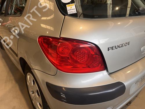 Used Left taillight PEUGEOT 307 (3A/C) 1.4 16V (88 hp) 29180515
