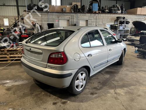 Used Tailgate lock RENAULT MEGANE I (BA0/1_) 1.6 16V (BA04, BA0B, BA11, BA1J, BA16, BA19, BA1K, BA1V,... (107 hp) 31017512