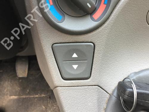Used Left front window switch FIAT PANDA (169_) 1.2 (169.AXB11, 169.AXB1A) (60 hp) 30132456