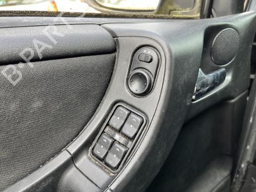 Comutador vidro frente esquerdo Comutador vidro frente esquerdo OPEL ZAFIRA A MPV (T98) 2.2 DTI 16V (F75) (125 hp) 36443079 36443079