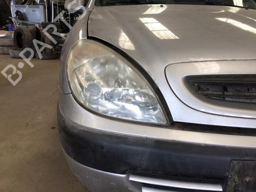Used Right headlight Right headlight CITROËN XSARA (N1) 1.9 D (70 hp) 26411721 26411721