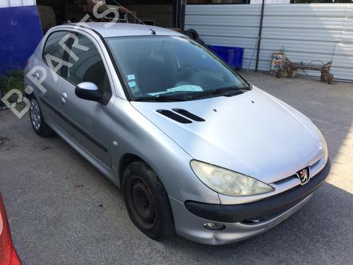 Used Right front steering knuckle PEUGEOT 206 Hatchback (2A/C) 1.4 HDi eco 70 (68 hp) 27287092