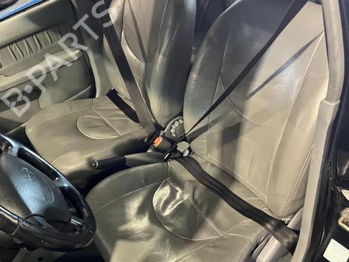 Used Seats set NISSAN MICRA II (K11) 1.3 i 16V (HK11) (75 hp) 31649552