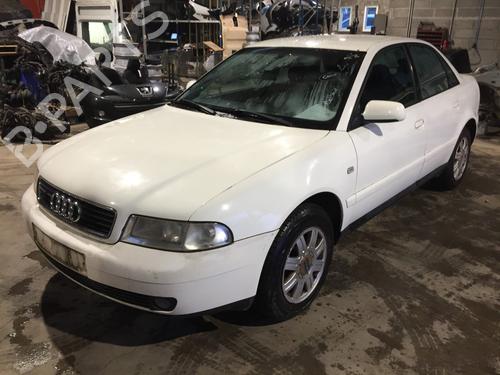 Høyre Styrespindel lagerhus AUDI A4 B5 (8D2) 1.9 TDI (116 hp) 31354698