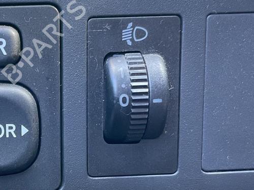 Used Headlight switch TOYOTA COROLLA Verso (ZER_, ZZE12_, R1_) 2.2 D-4D (AUR10_, AUR10R) (177 hp) 26420676