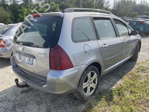 Fuse box PEUGEOT 307 Break (3E) 2.0 HDI 110 | BP26422357E1