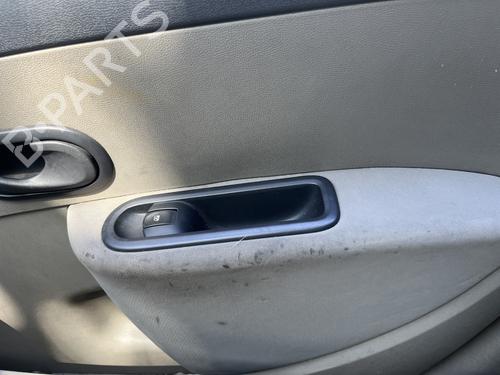 right-front-window-switch-renault-clio-iii-br01-cr01-2005-2006-2007-2008-2009-2010-2011-2012-2013-2014-35992351 main image