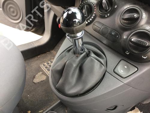 Used Gear lever Gear lever FIAT 500 (312_) 1.3 D Multijet (312AXB1A) (75 hp) 28195138 28195138