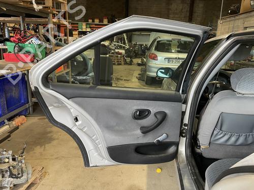 Dør venstre bak PEUGEOT 406 (8B) 1.9 TD | BP30907585C4