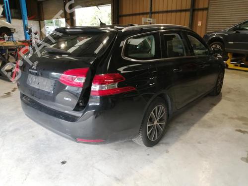 Left front indicator PEUGEOT 308 SW II (LC_, LJ_, LR_, LX_, L4_) 2.0 BlueHDi 150 | BP26422825C32 