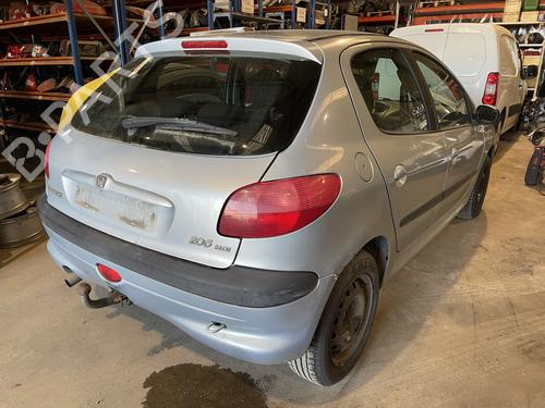 Used Fuel pump Fuel pump PEUGEOT 206 Hatchback (2A/C) 1.4 HDi eco 70 (68 hp) 32854333 32854333