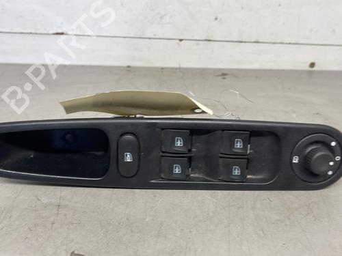 Used Switch Switch RENAULT ZOE (BFM_) ZOE (88 hp) 26418557 26418557