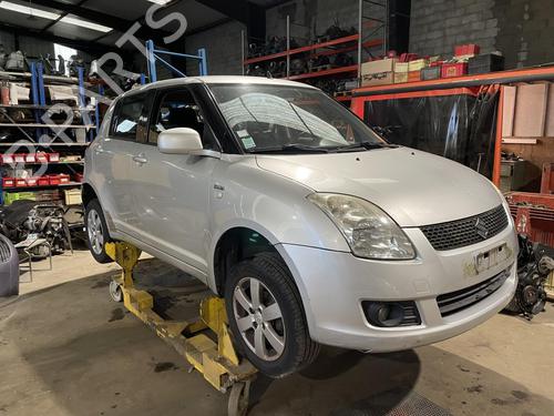 Venstre bak lås SUZUKI SWIFT III (MZ, EZ) 1.3 DDiS (RS413D) | BP26426798C100