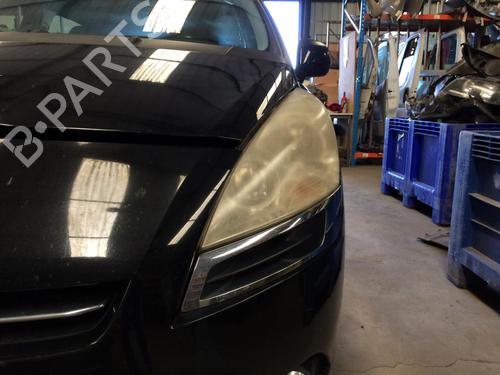 Used Left headlight PEUGEOT 5008 (0U_, 0E_) 1.6 HDi (110 hp) 28539132