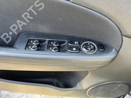 Used Left front window switch Left front window switch HYUNDAI i30 Estate (FD) 1.6 CRDi (116 hp) 33475376 33475376
