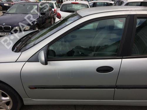 Used Left front window switch RENAULT LAGUNA I (B56_, 556_) 1.6 16V (B568, B561) (107 hp) 27640595