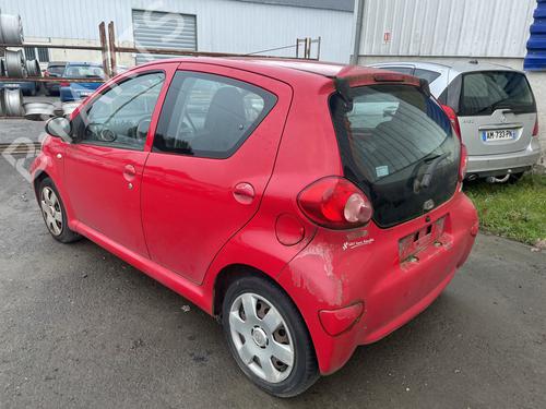 Used Water radiator Water radiator TOYOTA AYGO (_B1_) 1.0 (KGB10_, KGB10R) (68 hp) 31376917 31376917