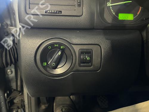Commande de phare SKODA OCTAVIA I (1U2) 1.9 TDI (110 hp) 31910194