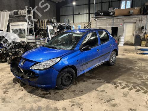 Venstre bremsekaliber foran PEUGEOT 206+ (2L_, 2M_) 1.4 HDi eco 70 (68 hp) 31358867
