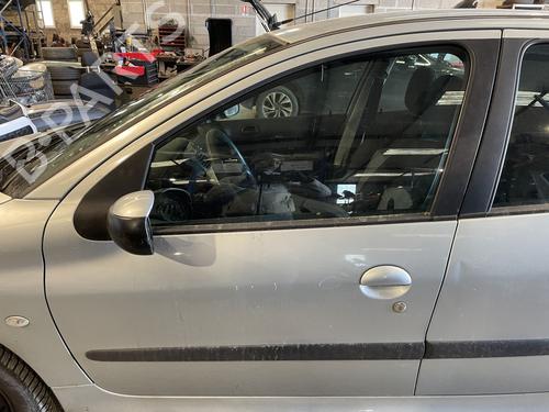 Used Front left lock PEUGEOT 206 Hatchback (2A/C) 1.4 HDi eco 70 (68 hp) 32854313