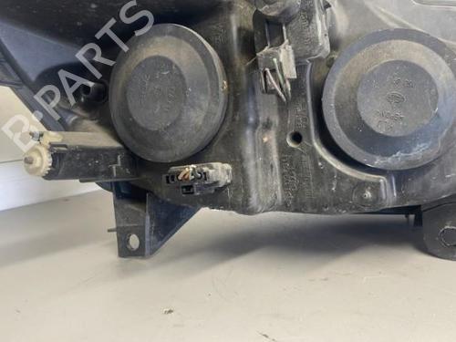 Left headlight RENAULT SCÉNIC II (JM0/1_) 1.9 dCi (JM0G, JM12, JM1G, JM2C) | BP26426829C28