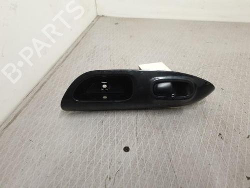 Used Right rear window switch NISSAN JUKE (F15) 1.2 DIG-T (115 hp) 26422177