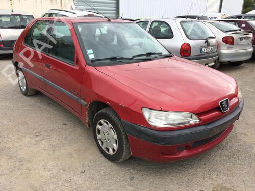 Højre bremsekaliber foran PEUGEOT 306 Hatchback (7A, 7C, N3, N5) 1.4 (75 hp) 29211553
