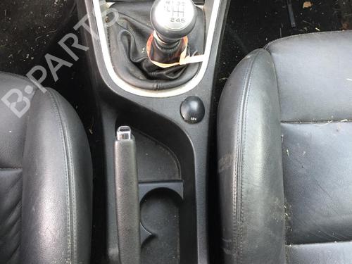 Used Middle console Middle console PEUGEOT 307 CC (3B) 2.0 HDi 135 (136 hp) 30161594 30161594