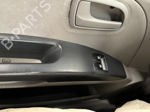left-front-window-switch-kia-picanto-i-sa-2004-2005-2006-2007-2008-2009-2010-2011-2012-36099181 main image