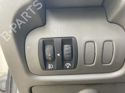 Interruttore luci Interruttore luci RENAULT SCÉNIC II (JM0/1_) 1.5 dCi (JM1E, JM16) (106 hp) 35807942 35807942