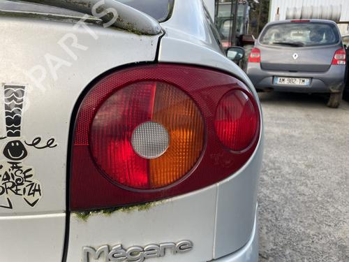 Used Right taillight Right taillight RENAULT MEGANE I Coach (DA0/1_) 1.9 dTi (DA0N) (98 hp) 32492033 32492033