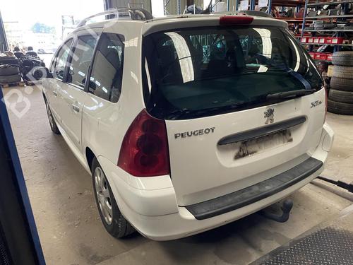 Fuse box PEUGEOT 307 Break (3E) 2.0 HDI 110 | BP26422232E1 