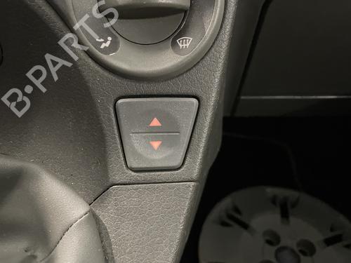 right-front-window-switch-fiat-panda-169_-2003-34173089 main image