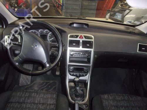 Fuse box PEUGEOT 307 (3A/C) 2.0 HDi 110 | BP26428327E1 