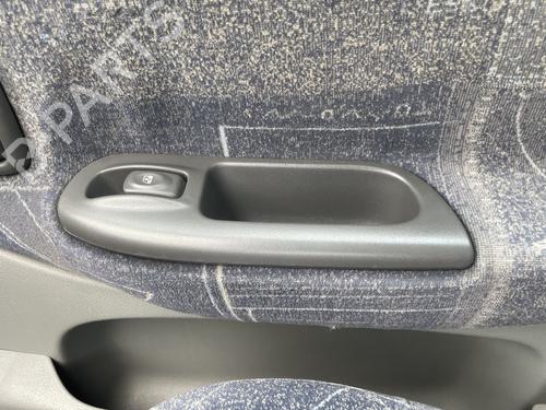 Interrupteur de vitre avant droite RENAULT SCÉNIC I MPV (JA0/1_, FA0_) 1.9 dTi (JA0N) (98 hp) 26503374