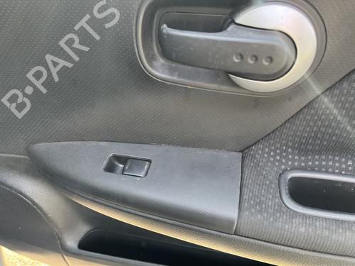 Used Right front window switch Right front window switch 38531826 38531826