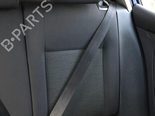 Cinturón de seguridad trasero izquierdo VW GOLF V (1K1) 1.9 TDI (105 hp) 31354602